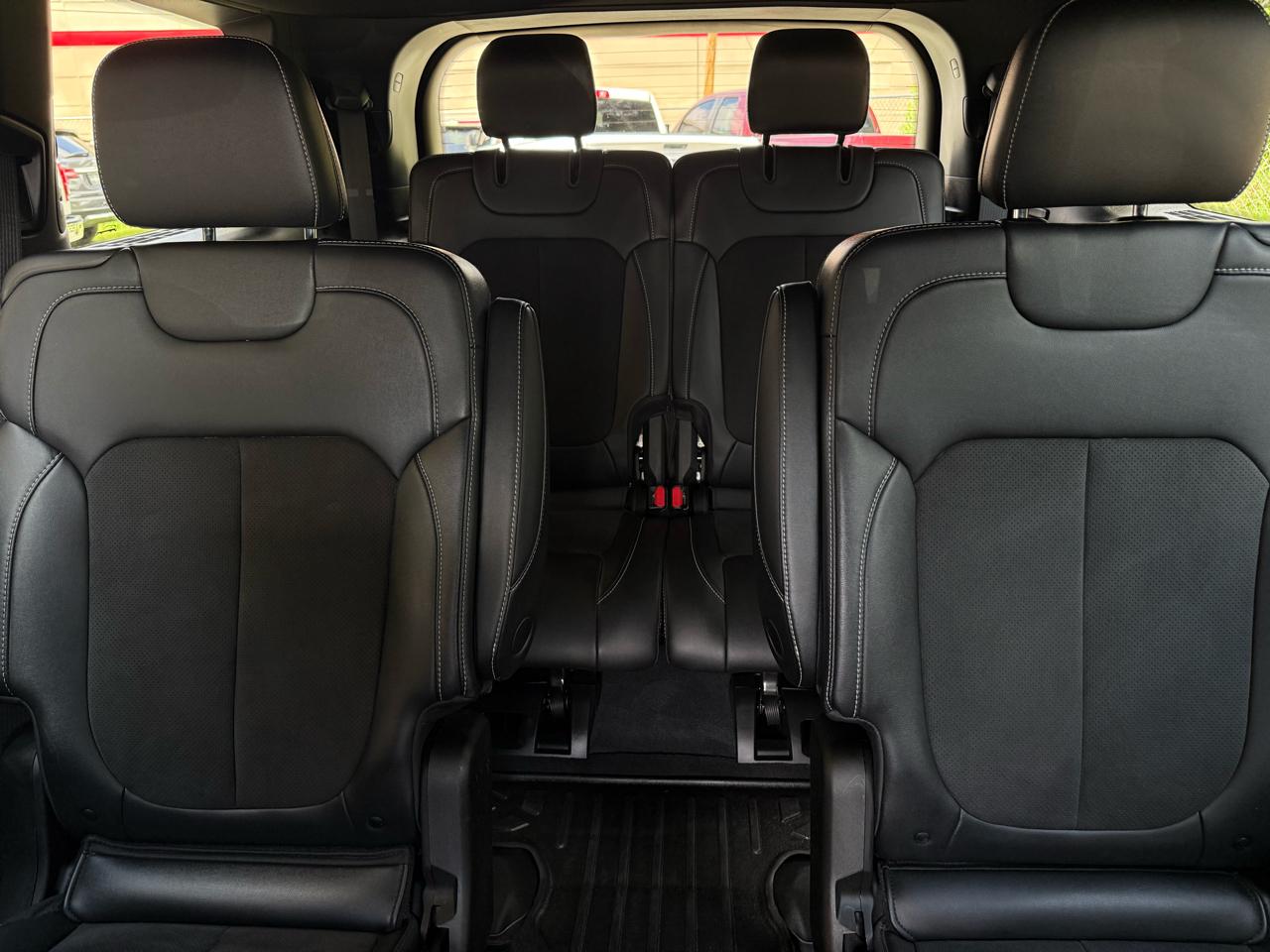 Jeep Grand Cherokee L Laredo 4WD 2023