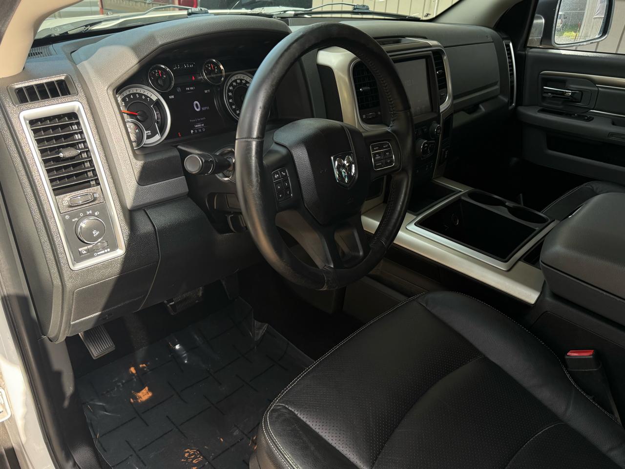 RAM 1500 SLT Crew Cab SWB 2WD 2015