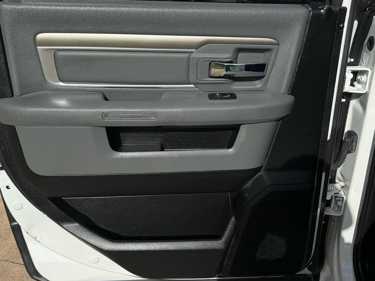 RAM 1500 SLT Crew Cab SWB 2WD 2015