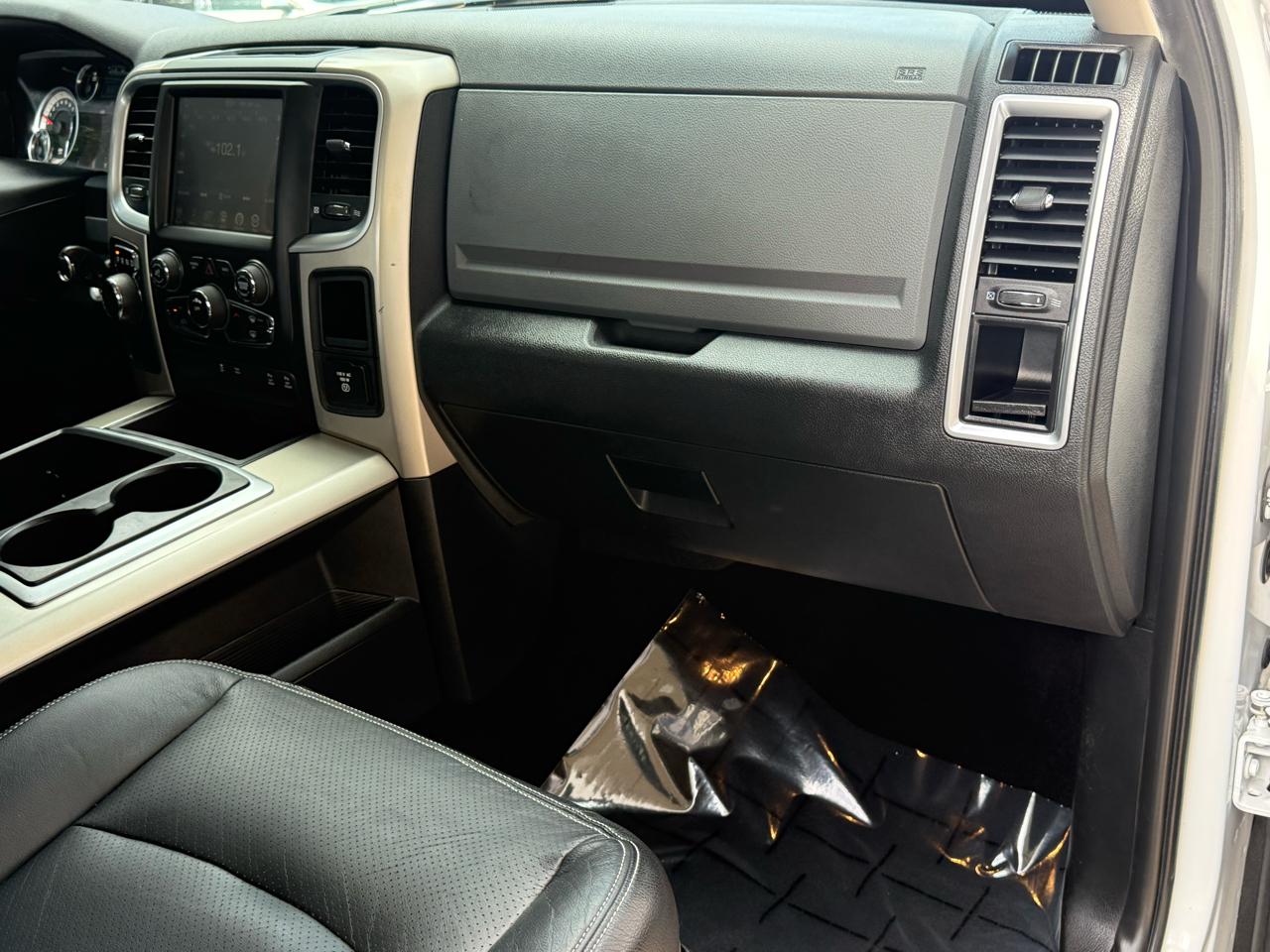 RAM 1500 SLT Crew Cab SWB 2WD 2015