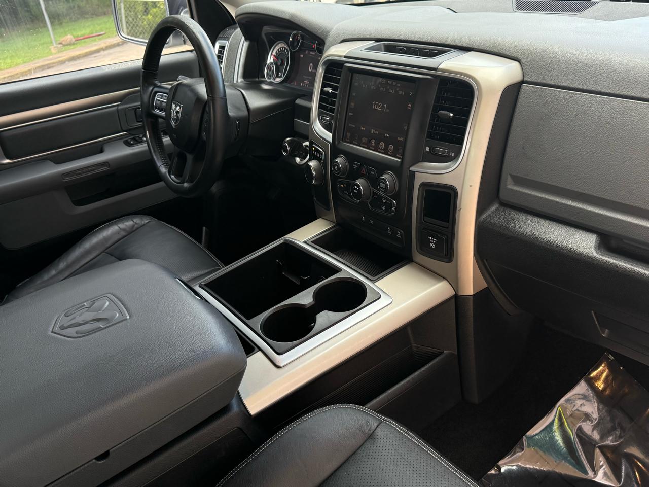 RAM 1500 SLT Crew Cab SWB 2WD 2015