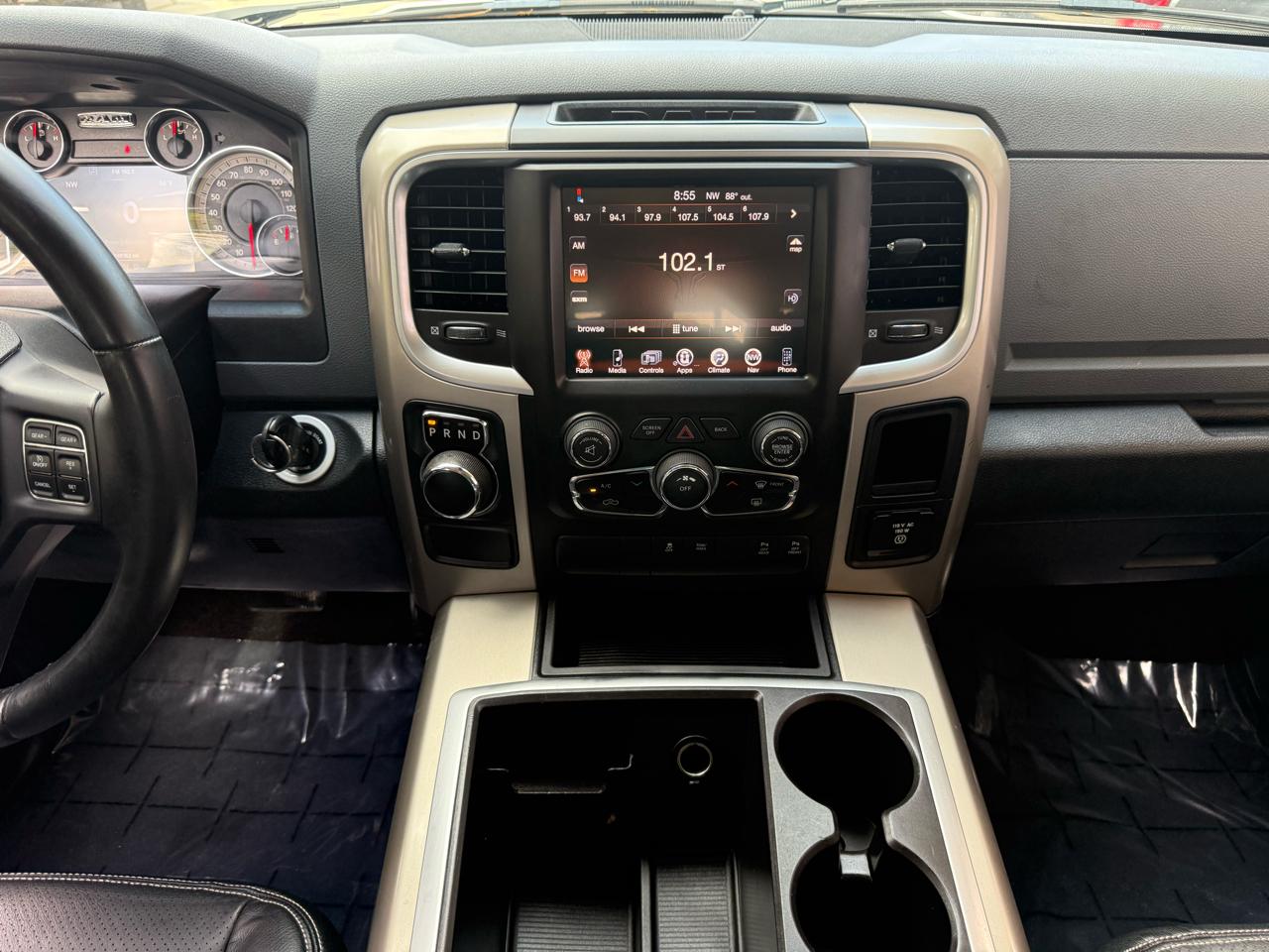 RAM 1500 SLT Crew Cab SWB 2WD 2015