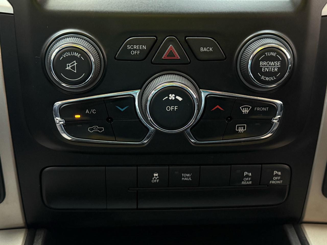 RAM 1500 SLT Crew Cab SWB 2WD 2015