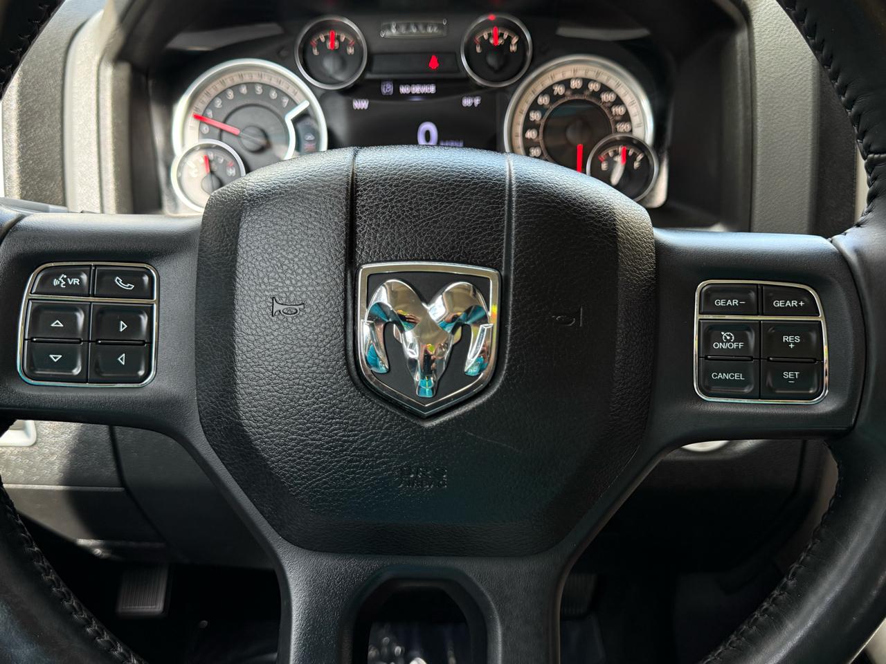 RAM 1500 SLT Crew Cab SWB 2WD 2015