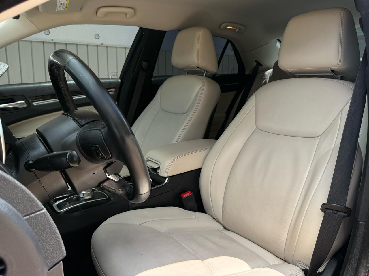 Chrysler 300 Limited RWD 2016