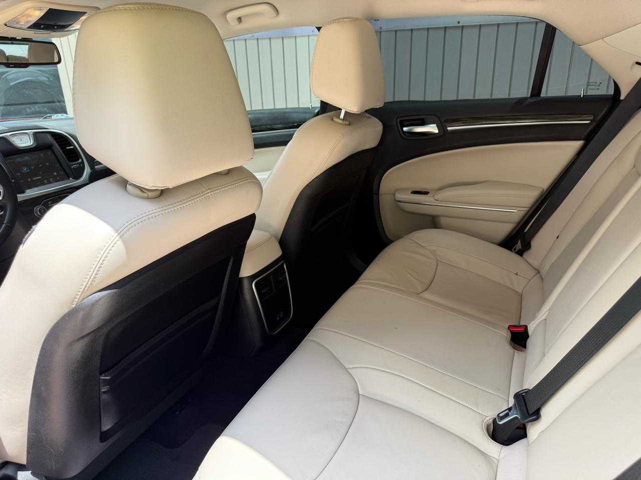 Chrysler 300 Limited RWD 2016