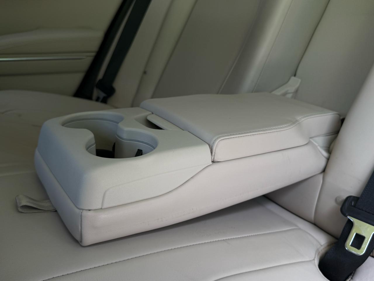 Chrysler 300 Limited RWD 2016