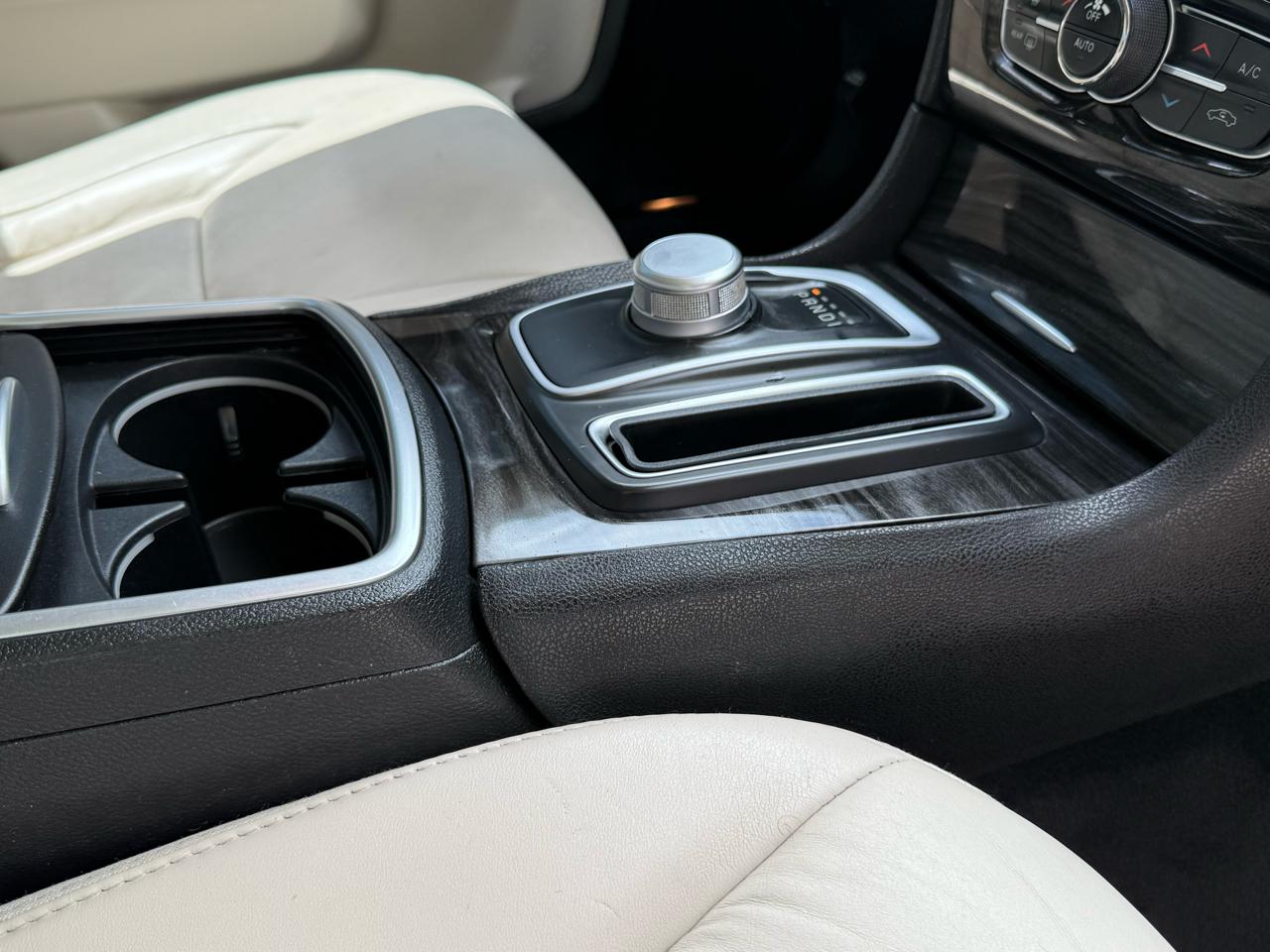 Chrysler 300 Limited RWD 2016