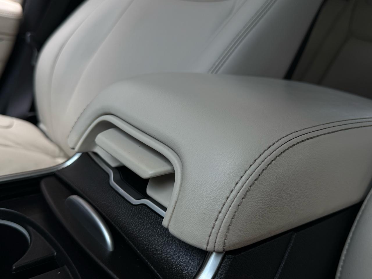 Chrysler 300 Limited RWD 2016