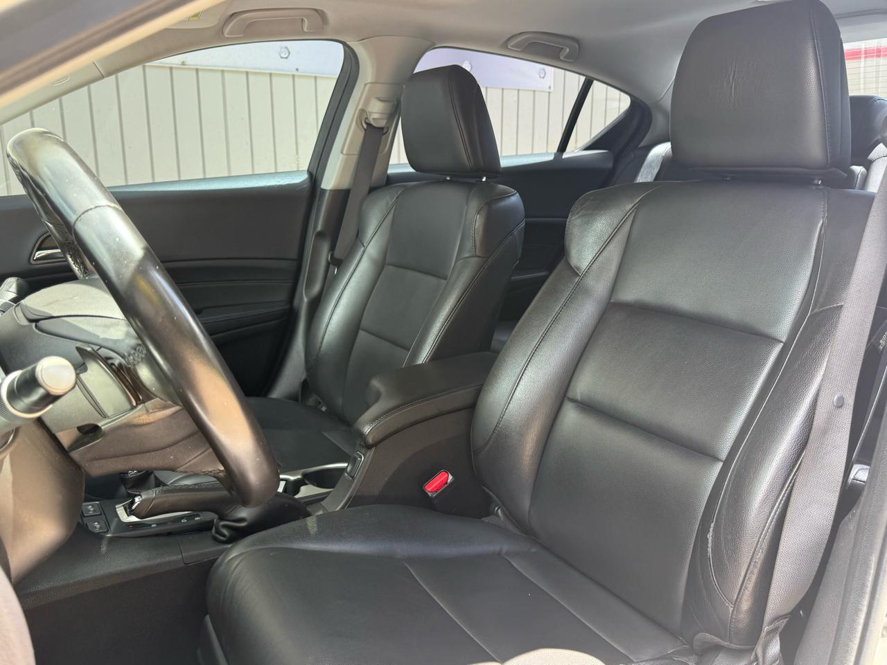 Acura ILX 8-Spd AT w/ AcuraWatch Plus Package 2017