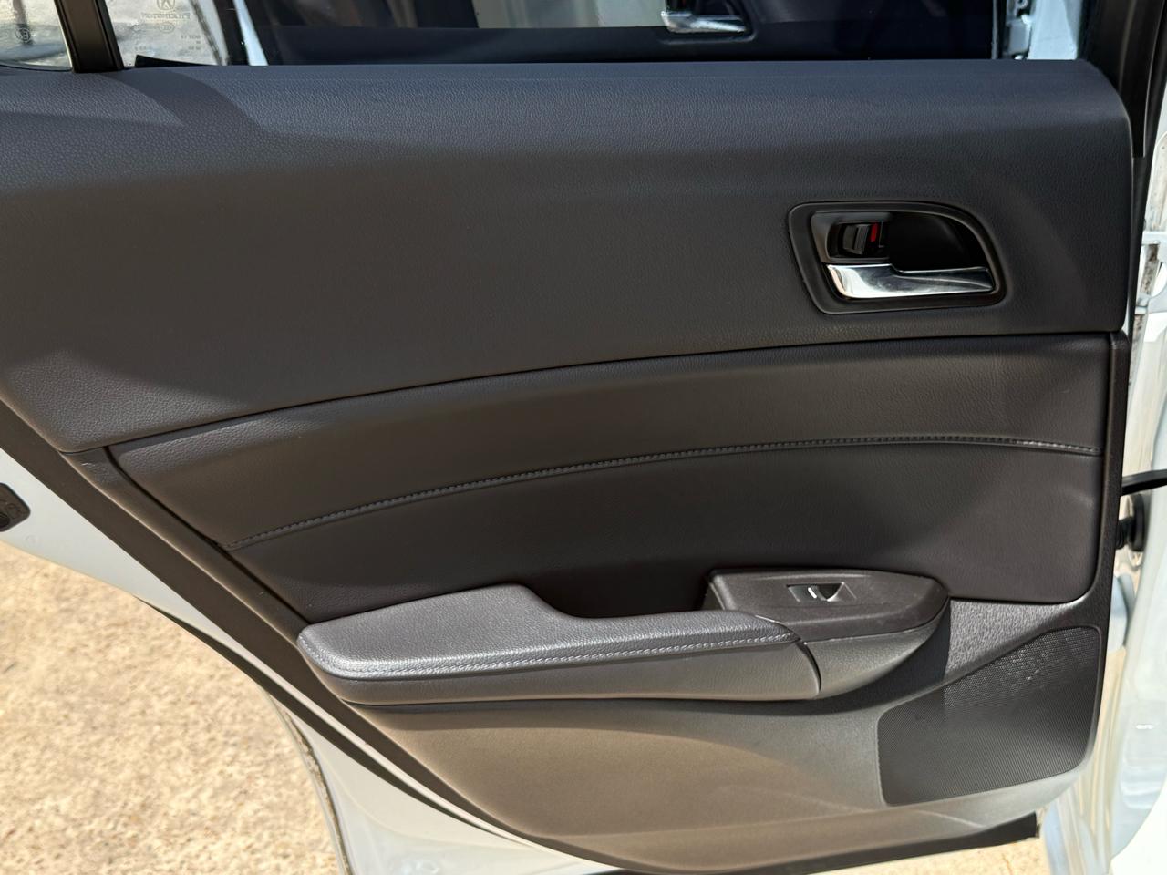 Acura ILX 8-Spd AT w/ AcuraWatch Plus Package 2017