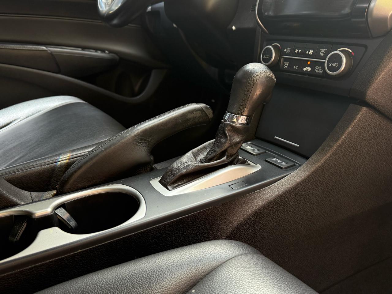 Acura ILX 8-Spd AT w/ AcuraWatch Plus Package 2017