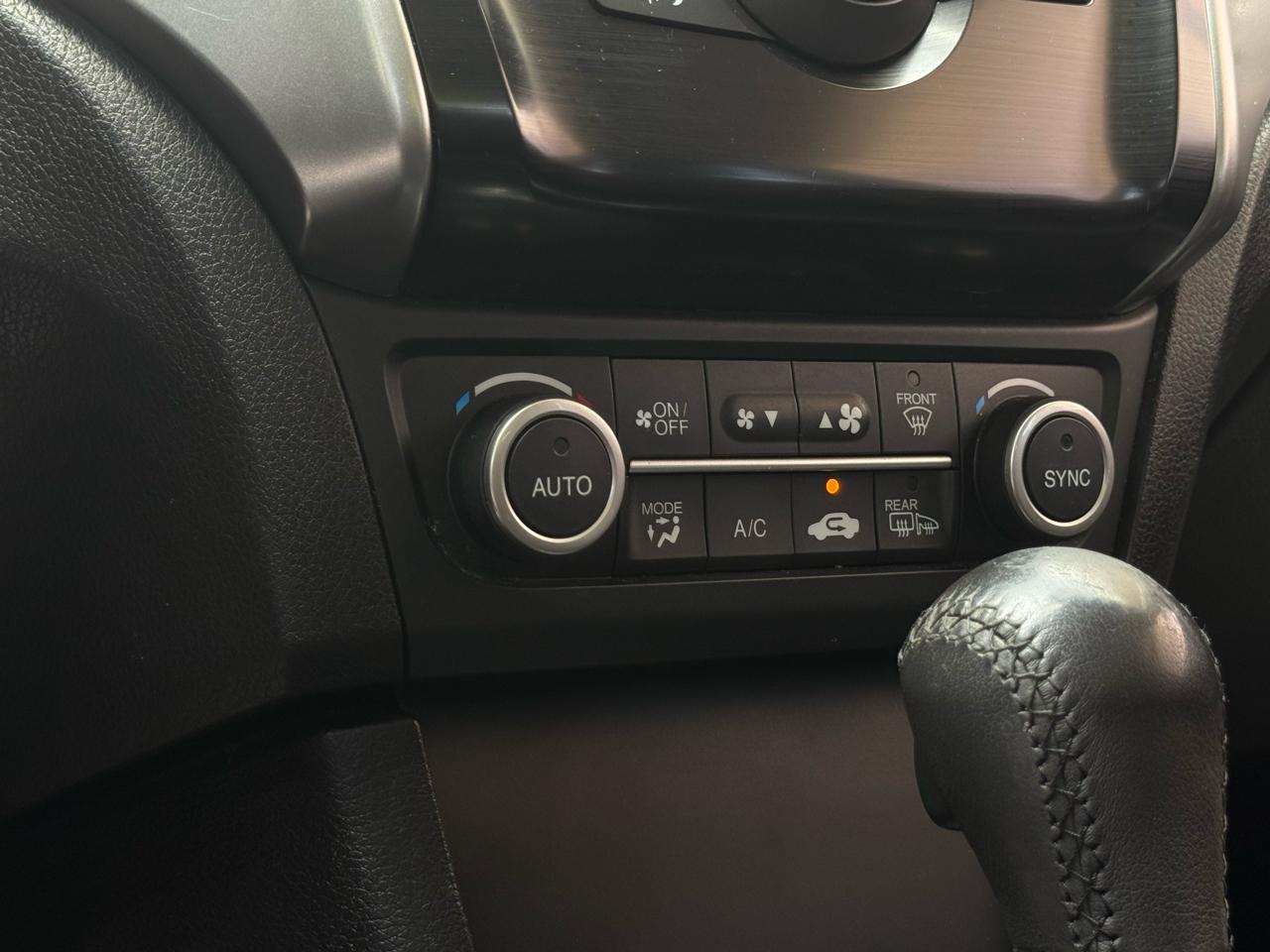 Acura ILX 8-Spd AT w/ AcuraWatch Plus Package 2017