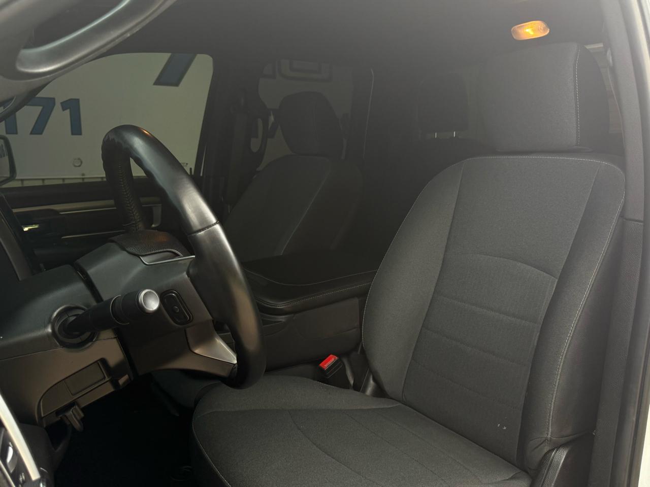 RAM 1500 Classic Tradesman Quad Cab 4WD 2021