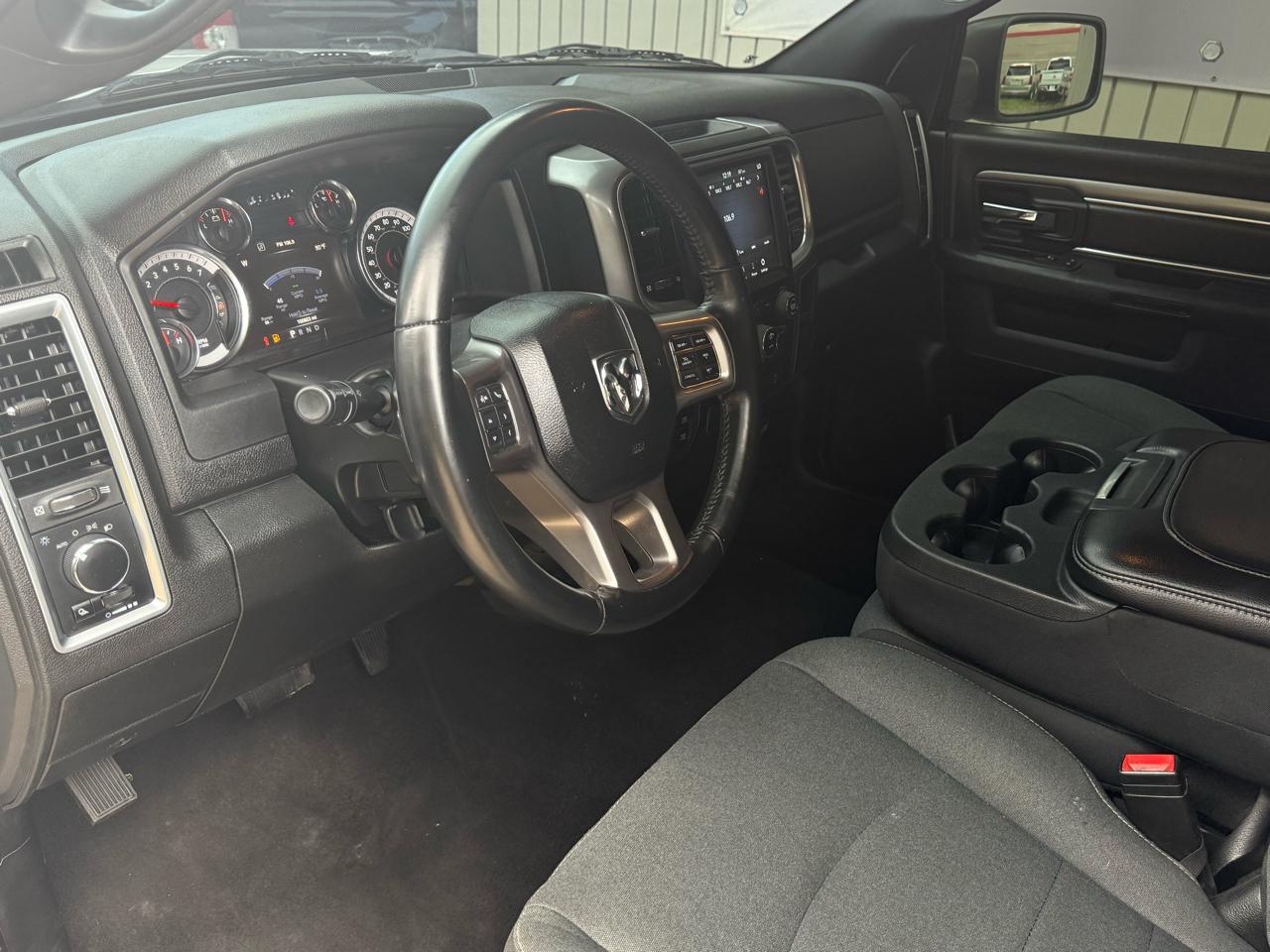 RAM 1500 Classic Tradesman Quad Cab 4WD 2021