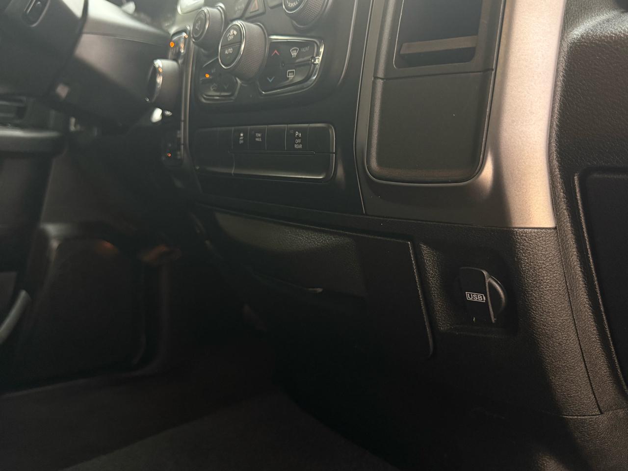 RAM 1500 Classic Tradesman Quad Cab 4WD 2021