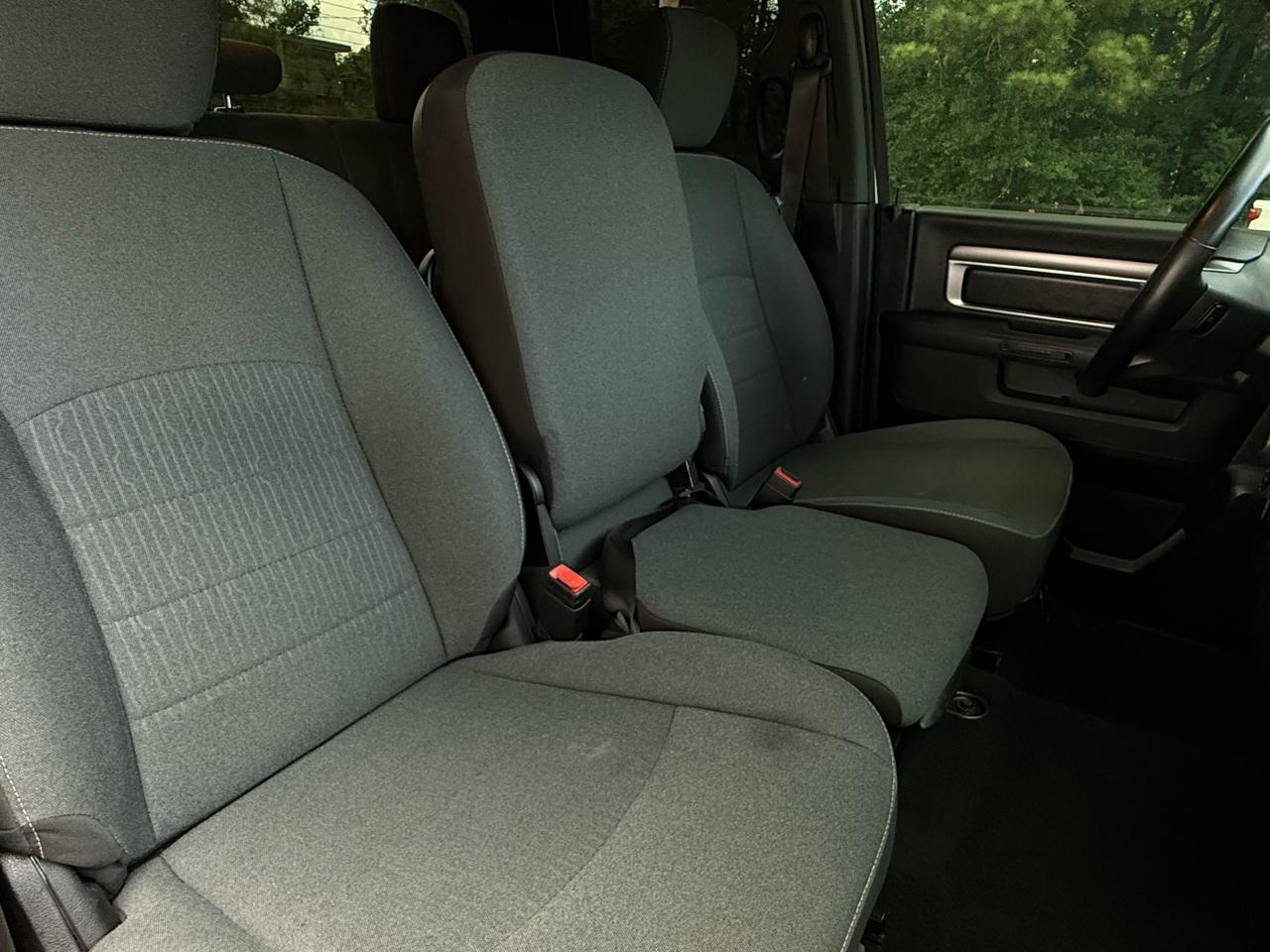RAM 1500 Classic Tradesman Quad Cab 4WD 2021