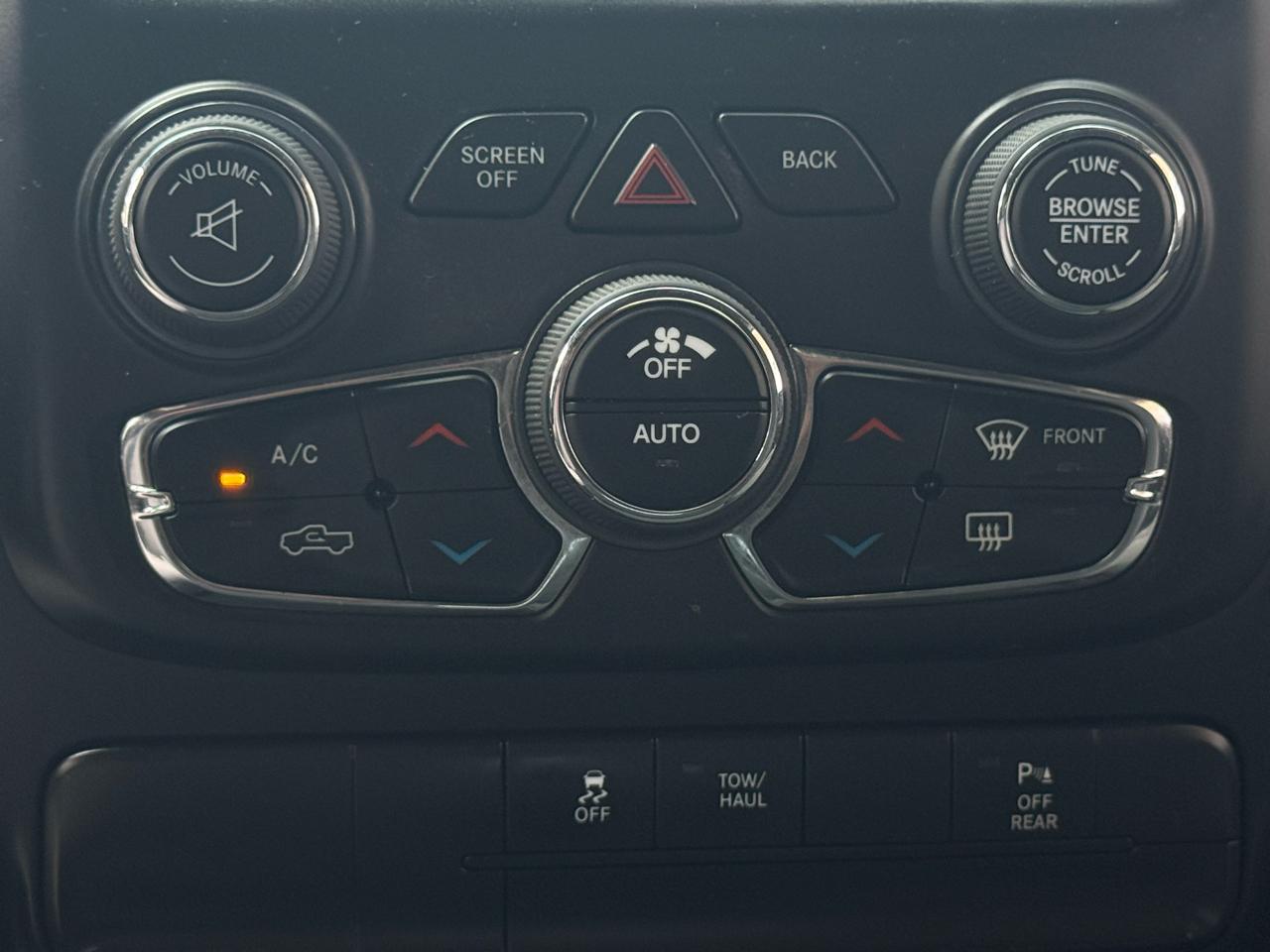 RAM 1500 Classic Tradesman Quad Cab 4WD 2021