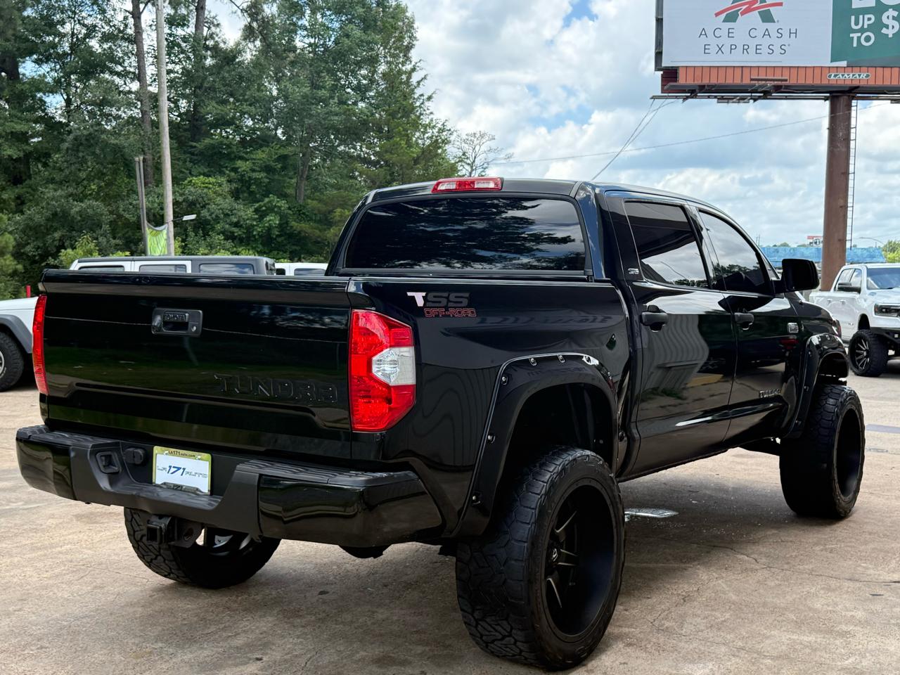 Toyota Tundra SR5 5.7L V8 FFV CrewMax 2WD 2016