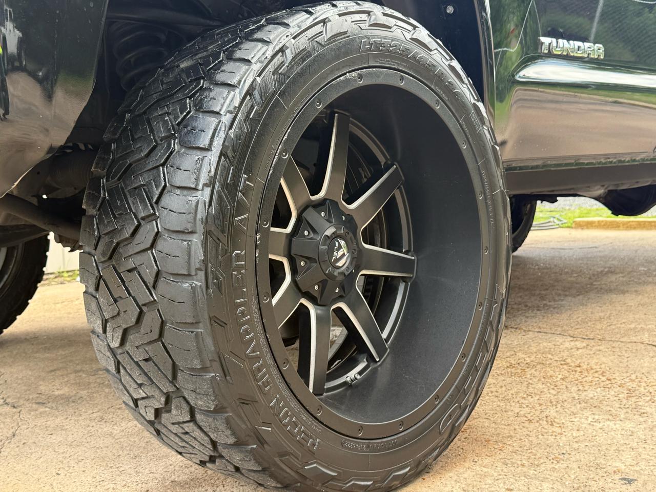 Toyota Tundra SR5 5.7L V8 FFV CrewMax 2WD 2016