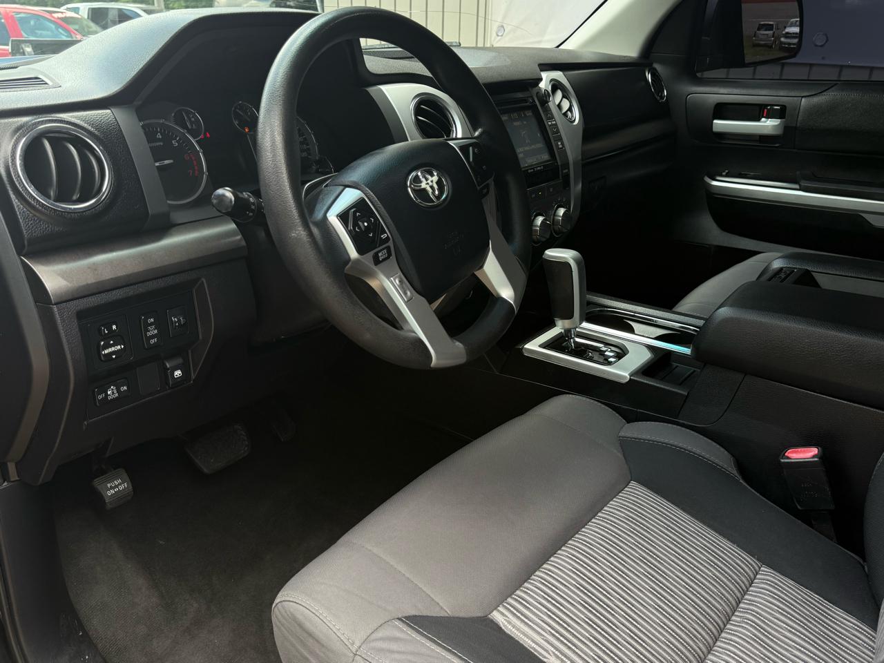 Toyota Tundra SR5 5.7L V8 FFV CrewMax 2WD 2016
