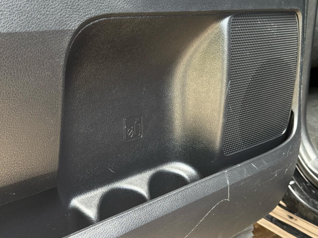 Toyota Tundra SR5 5.7L V8 FFV CrewMax 2WD 2016