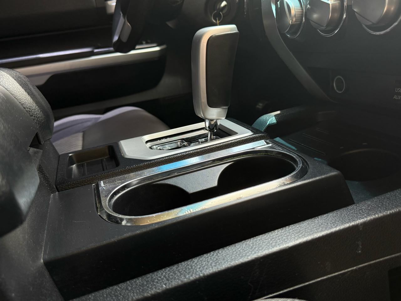 Toyota Tundra SR5 5.7L V8 FFV CrewMax 2WD 2016