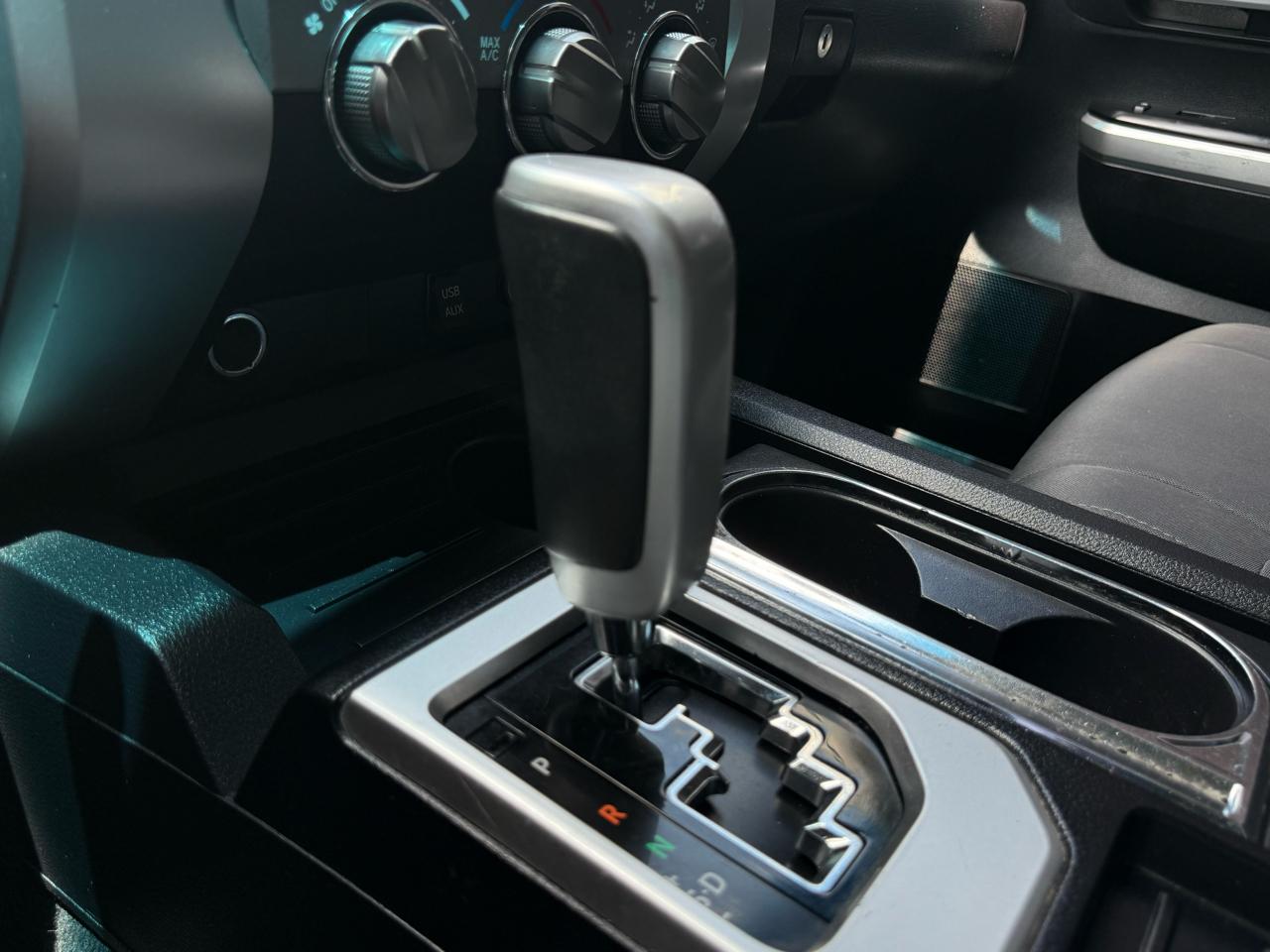 Toyota Tundra SR5 5.7L V8 FFV CrewMax 2WD 2016
