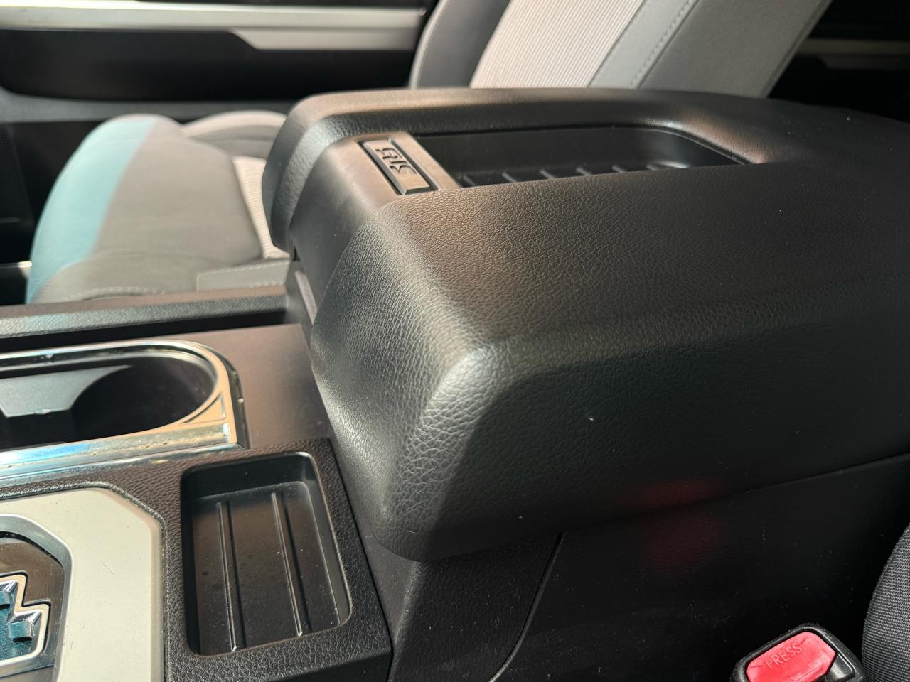 Toyota Tundra SR5 5.7L V8 FFV CrewMax 2WD 2016