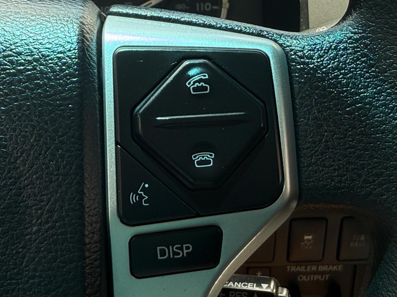 Toyota Tundra SR5 5.7L V8 FFV CrewMax 2WD 2016