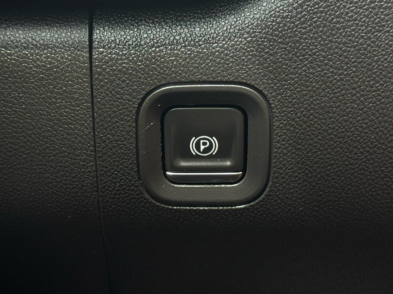 Chevrolet Silverado 1500 RST Crew Cab 2WD 2021