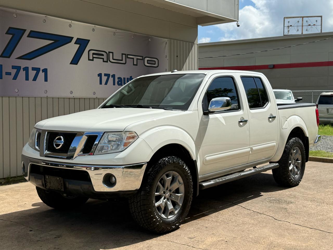 White 2019 Nissan Frontier Pickup Truck Four-Wheel Drive 5-Speed Automatic