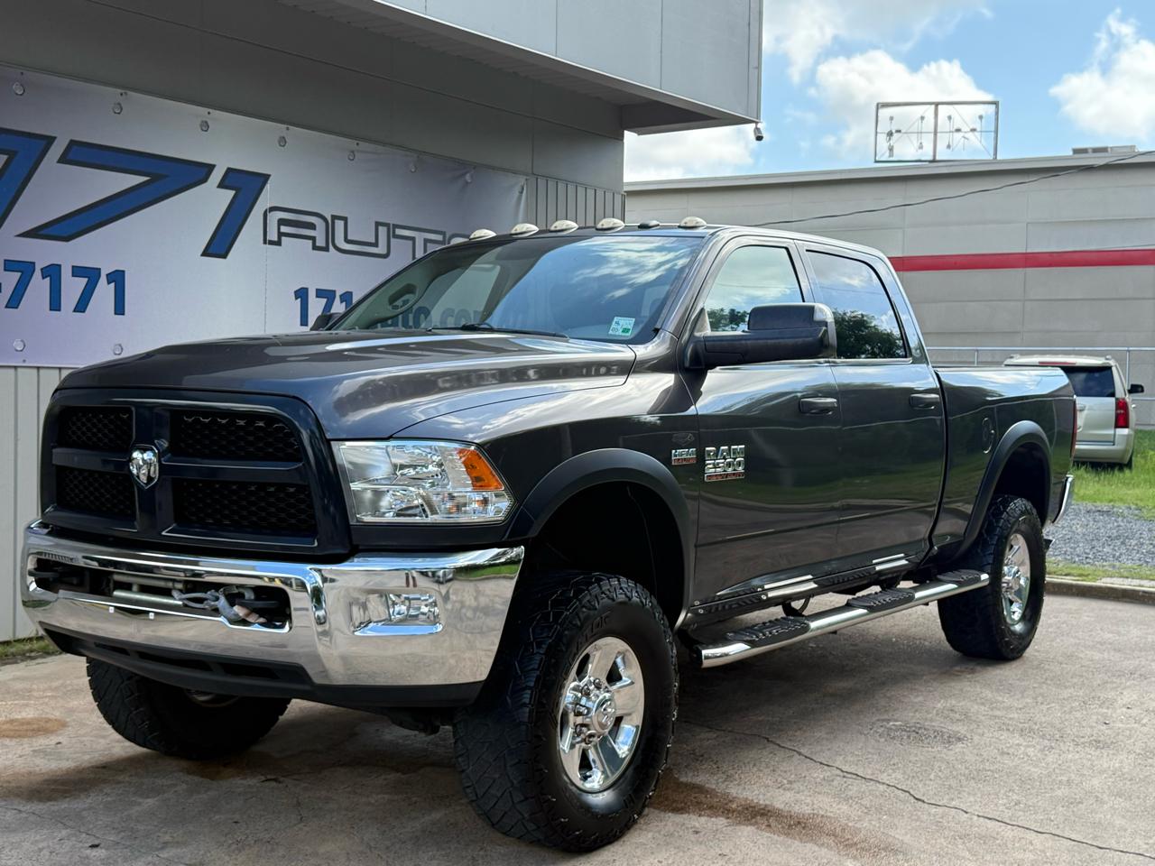 RAM 2500 Tradesman 4x4 Crew Cab 6'4" Box 2017
