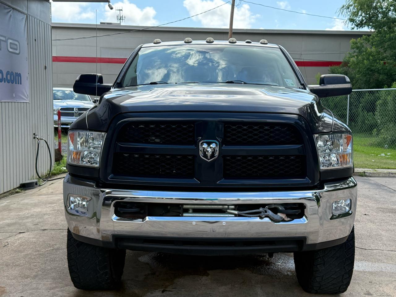 RAM 2500 Tradesman 4x4 Crew Cab 6'4" Box 2017