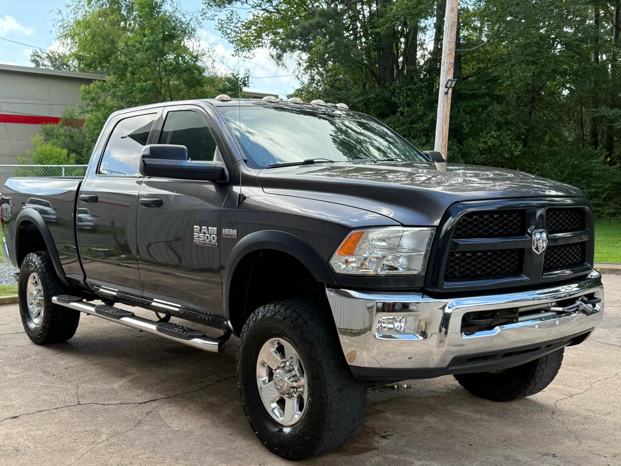 RAM 2500 Tradesman 4x4 Crew Cab 6'4" Box 2017