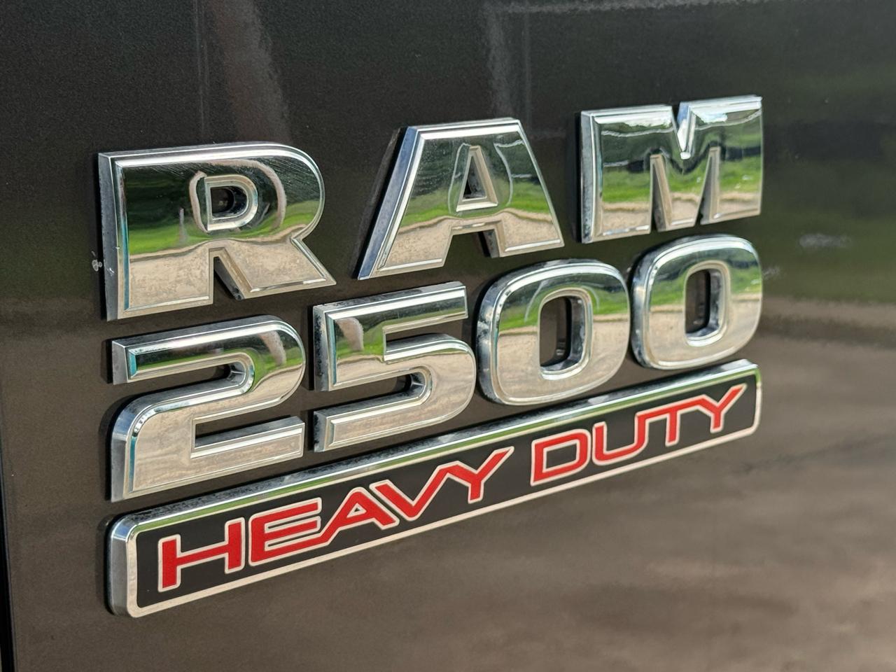 RAM 2500 Tradesman 4x4 Crew Cab 6'4" Box 2017