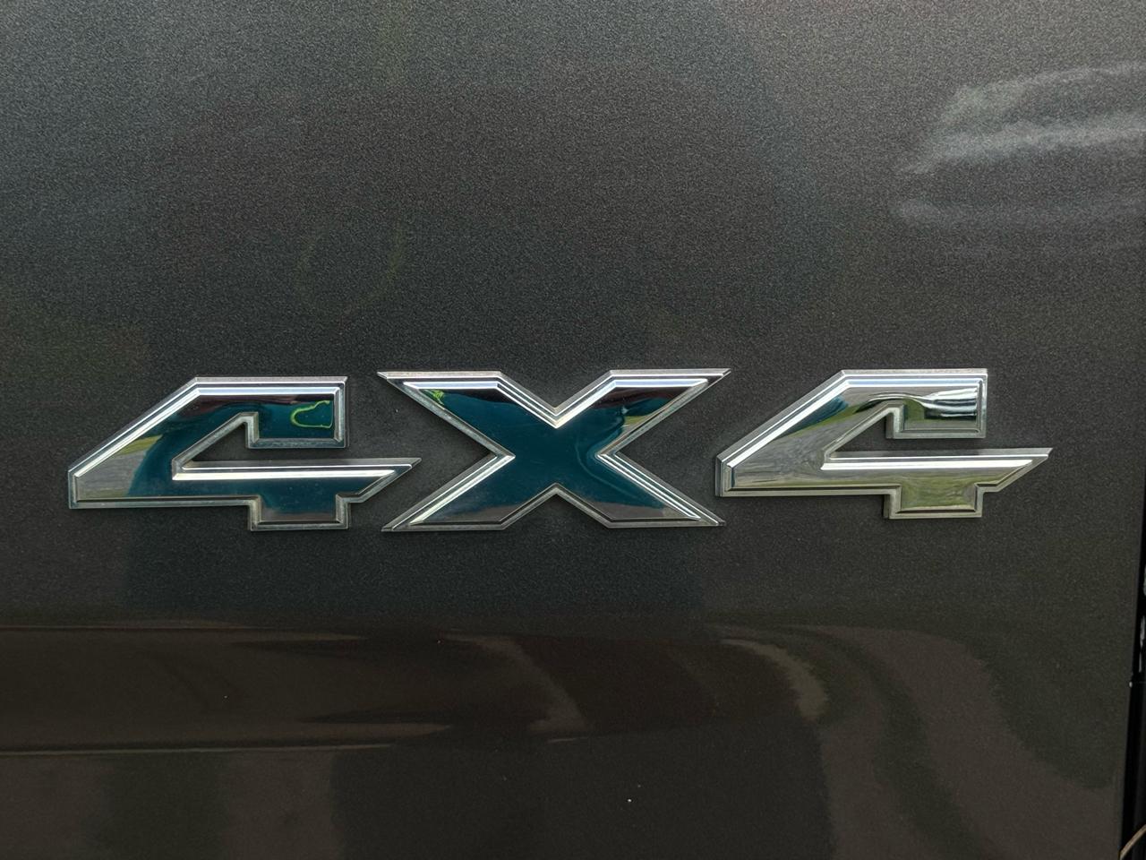 RAM 2500 Tradesman 4x4 Crew Cab 6'4" Box 2017