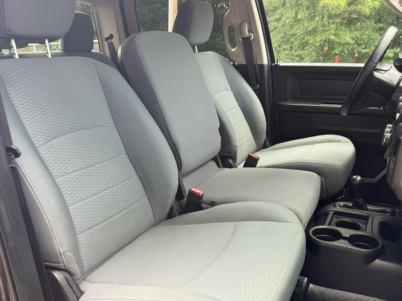 RAM 2500 Tradesman 4x4 Crew Cab 6'4" Box 2017