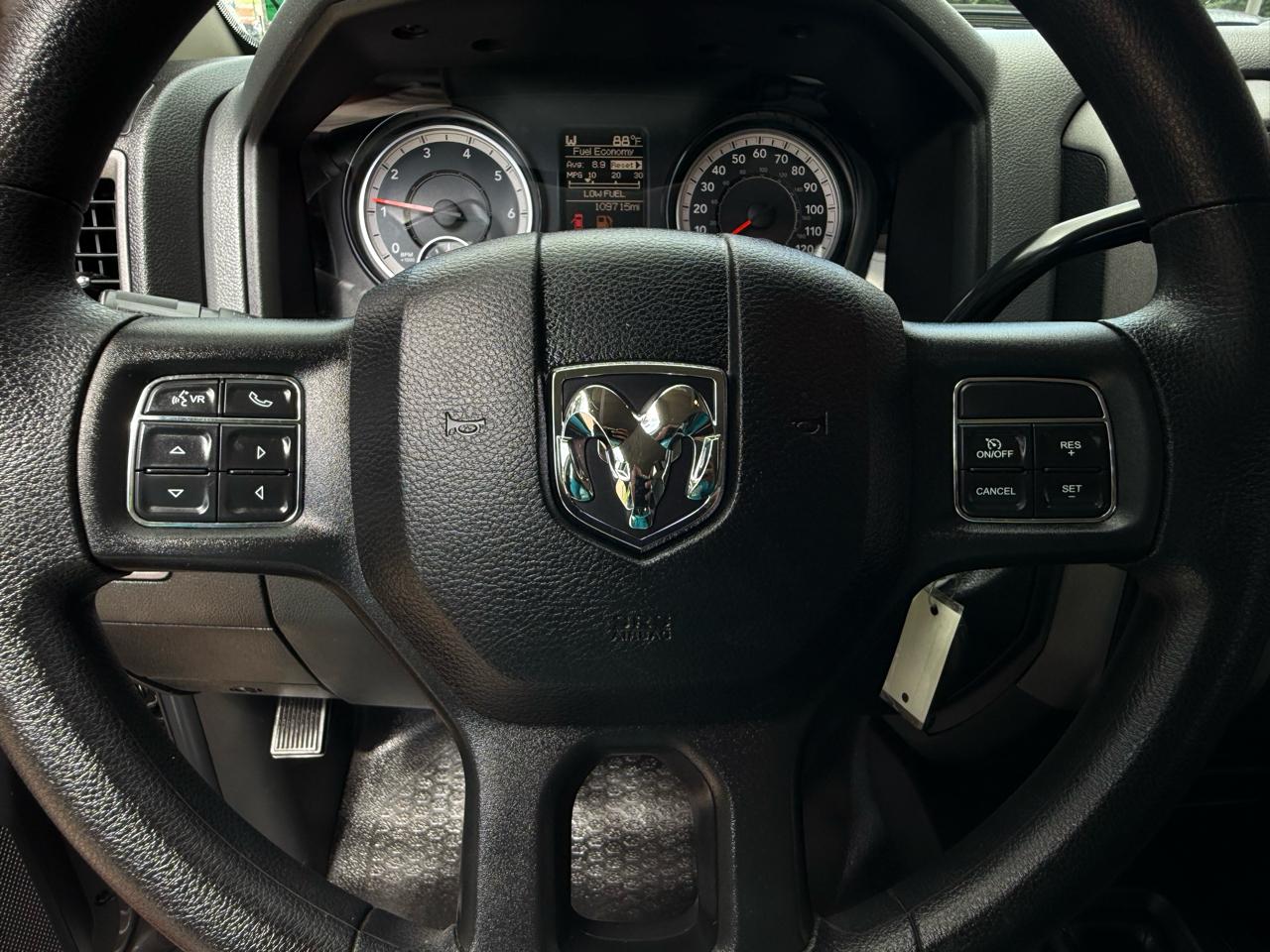 RAM 2500 Tradesman 4x4 Crew Cab 6'4" Box 2017