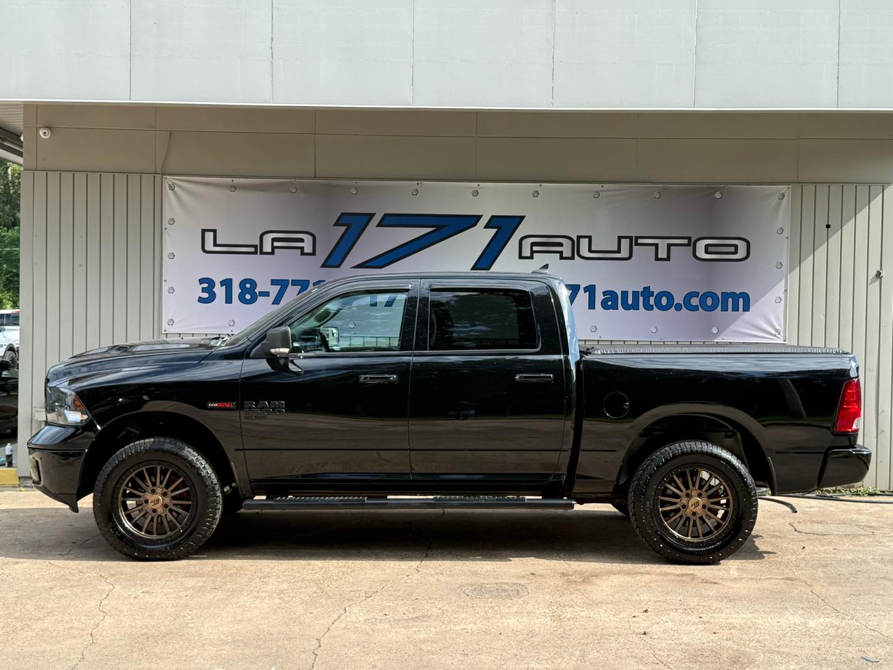 RAM 1500 Classic SLT 4x4 Crew Cab 5'7" Box 2019