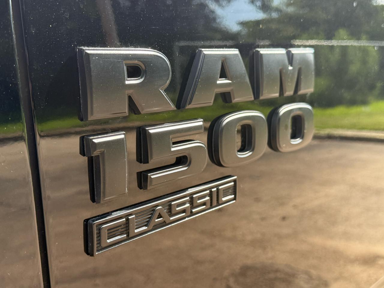 RAM 1500 Classic SLT 4x4 Crew Cab 5'7" Box 2019