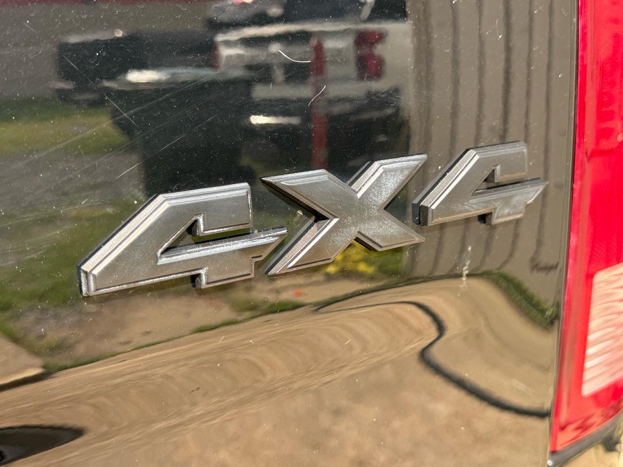 RAM 1500 Classic SLT 4x4 Crew Cab 5'7" Box 2019