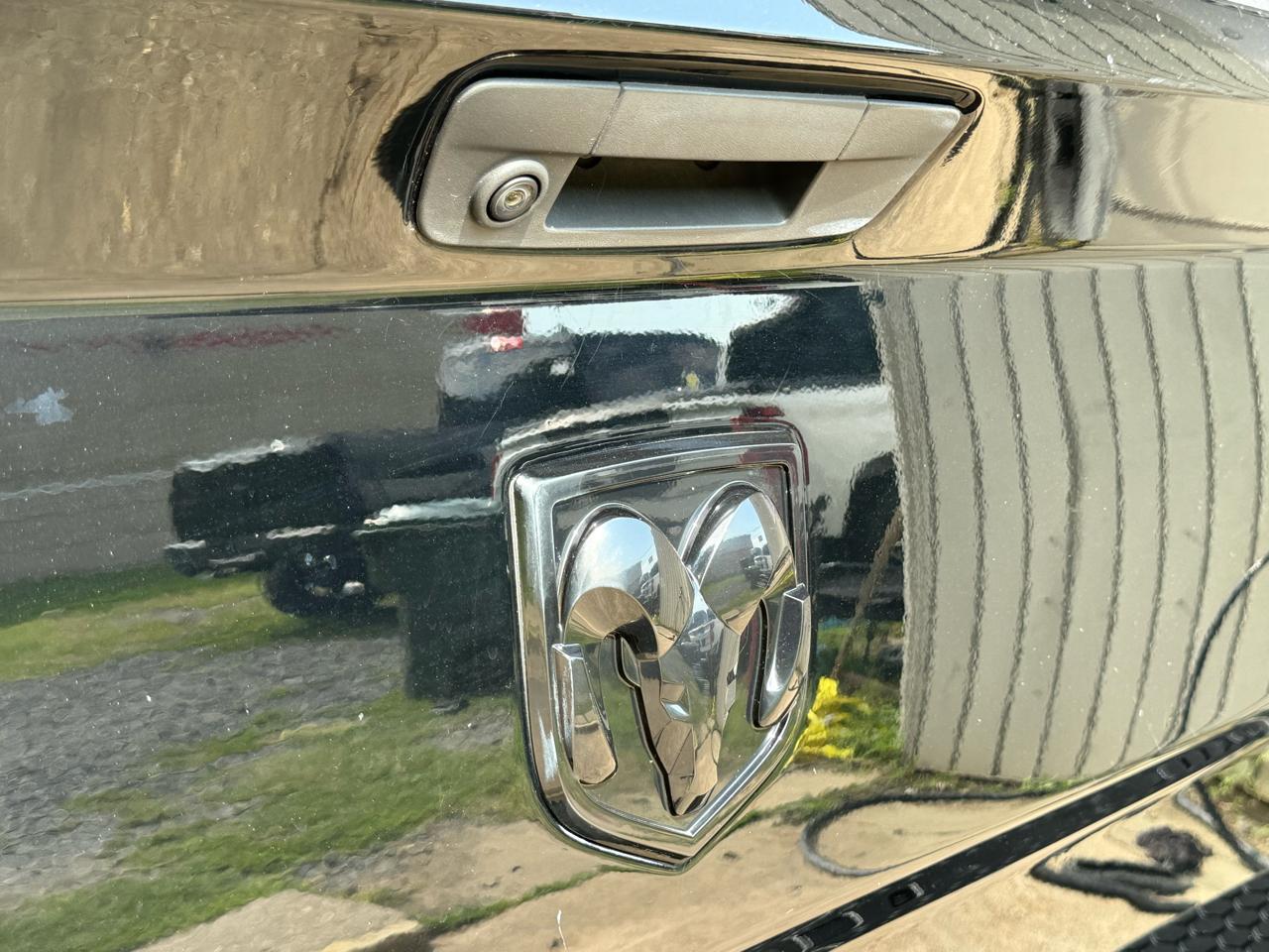 RAM 1500 Classic SLT 4x4 Crew Cab 5'7" Box 2019
