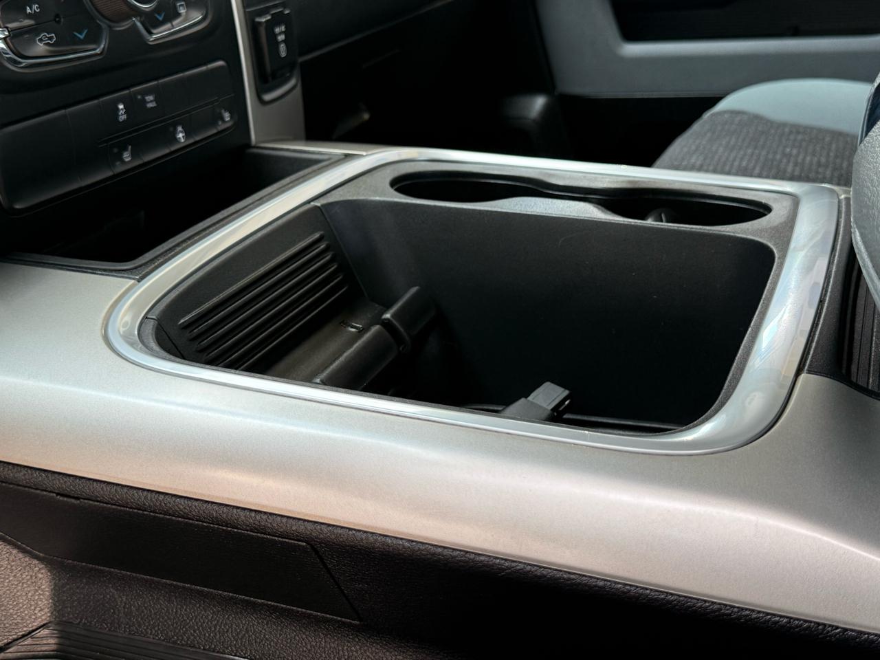RAM 1500 Classic SLT 4x4 Crew Cab 5'7" Box 2019