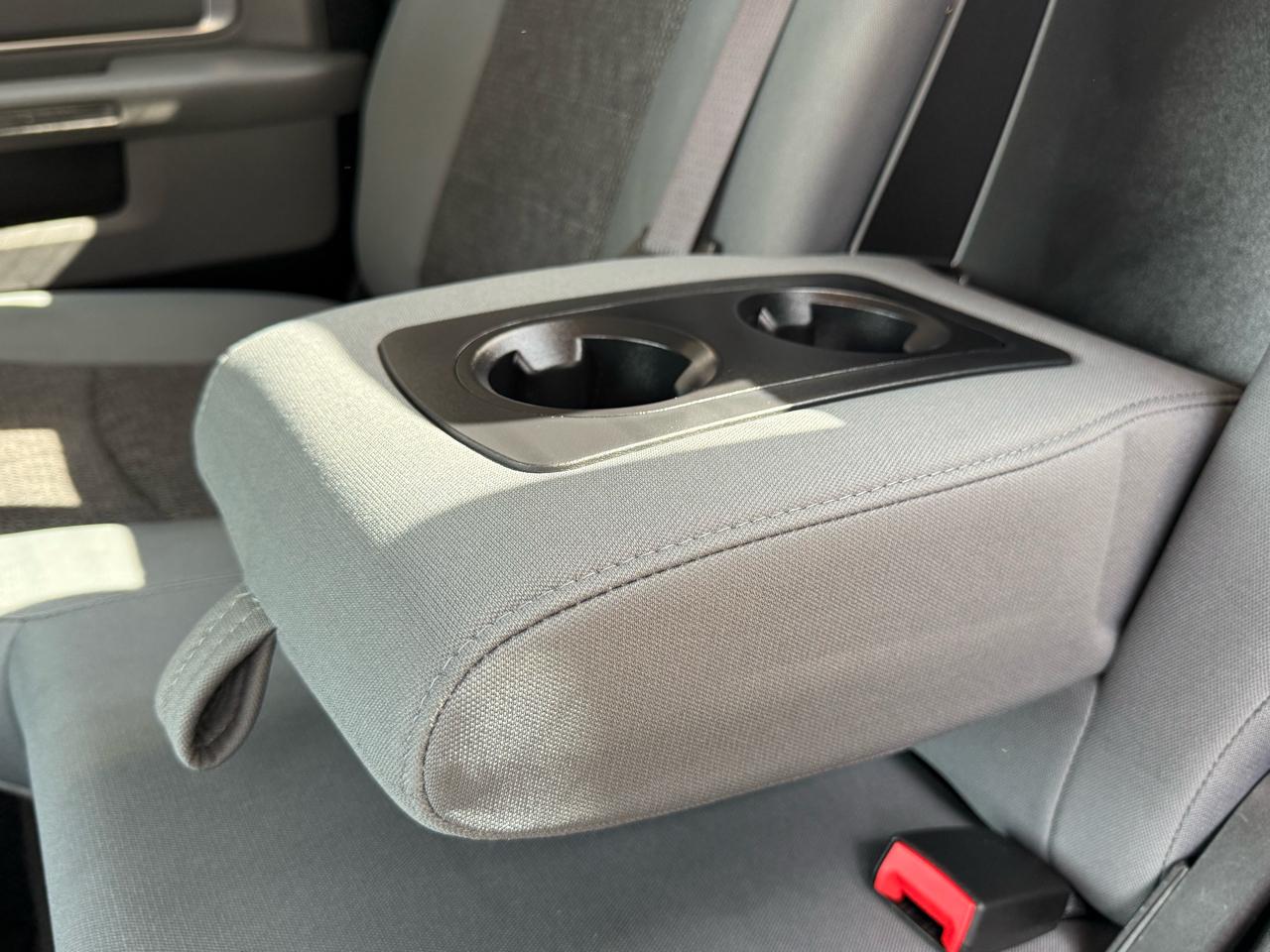 RAM 1500 Classic SLT 4x4 Crew Cab 5'7" Box 2019