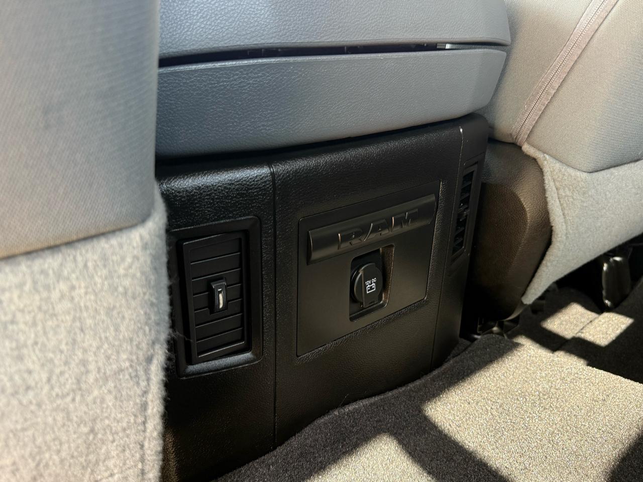 RAM 1500 Classic SLT 4x4 Crew Cab 5'7" Box 2019