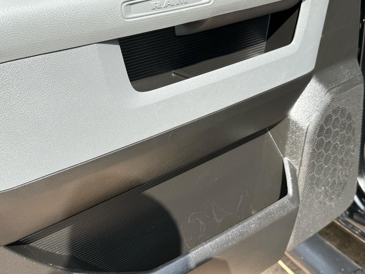 RAM 1500 Classic SLT 4x4 Crew Cab 5'7" Box 2019