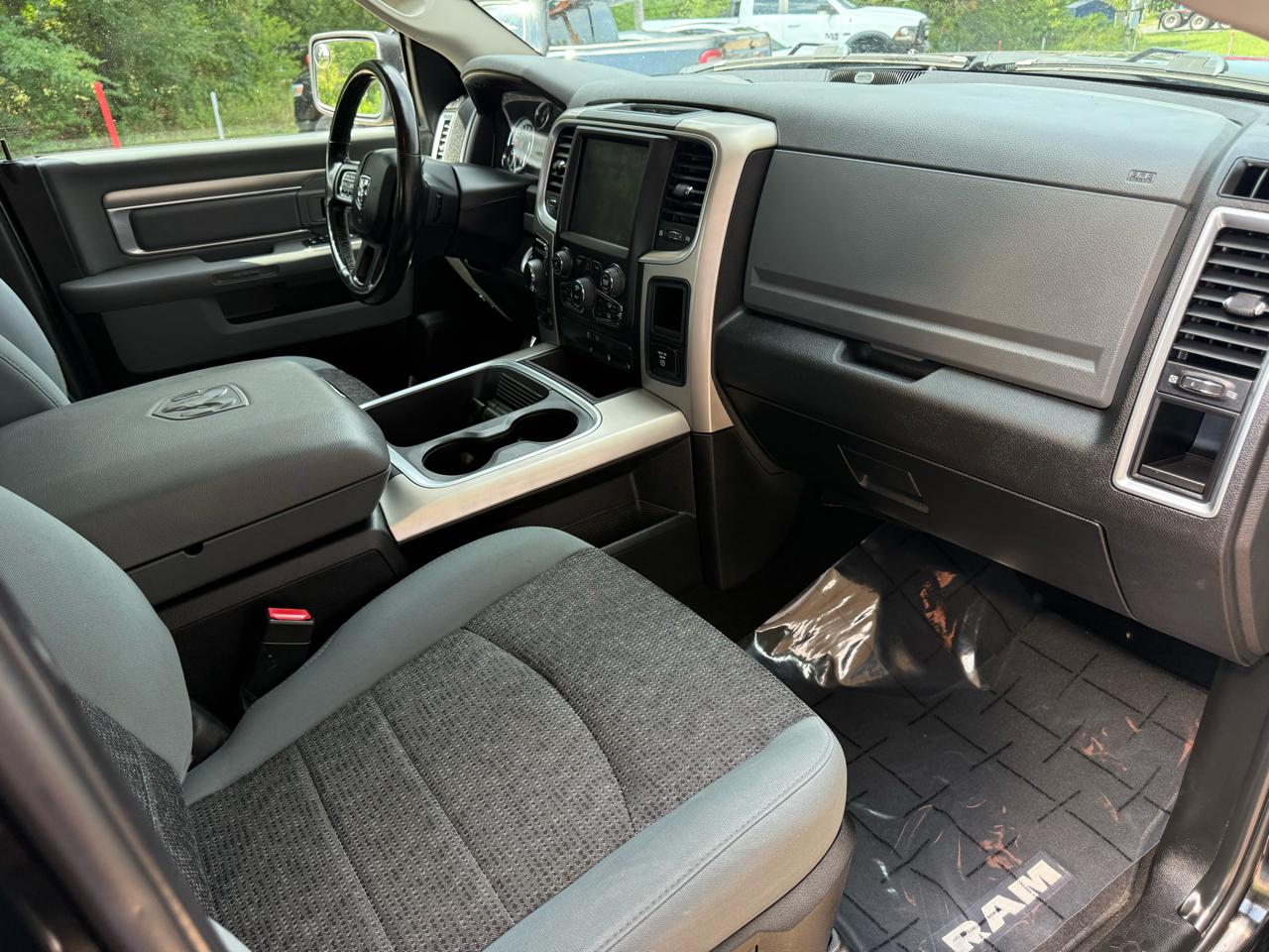 RAM 1500 Classic SLT 4x4 Crew Cab 5'7" Box 2019