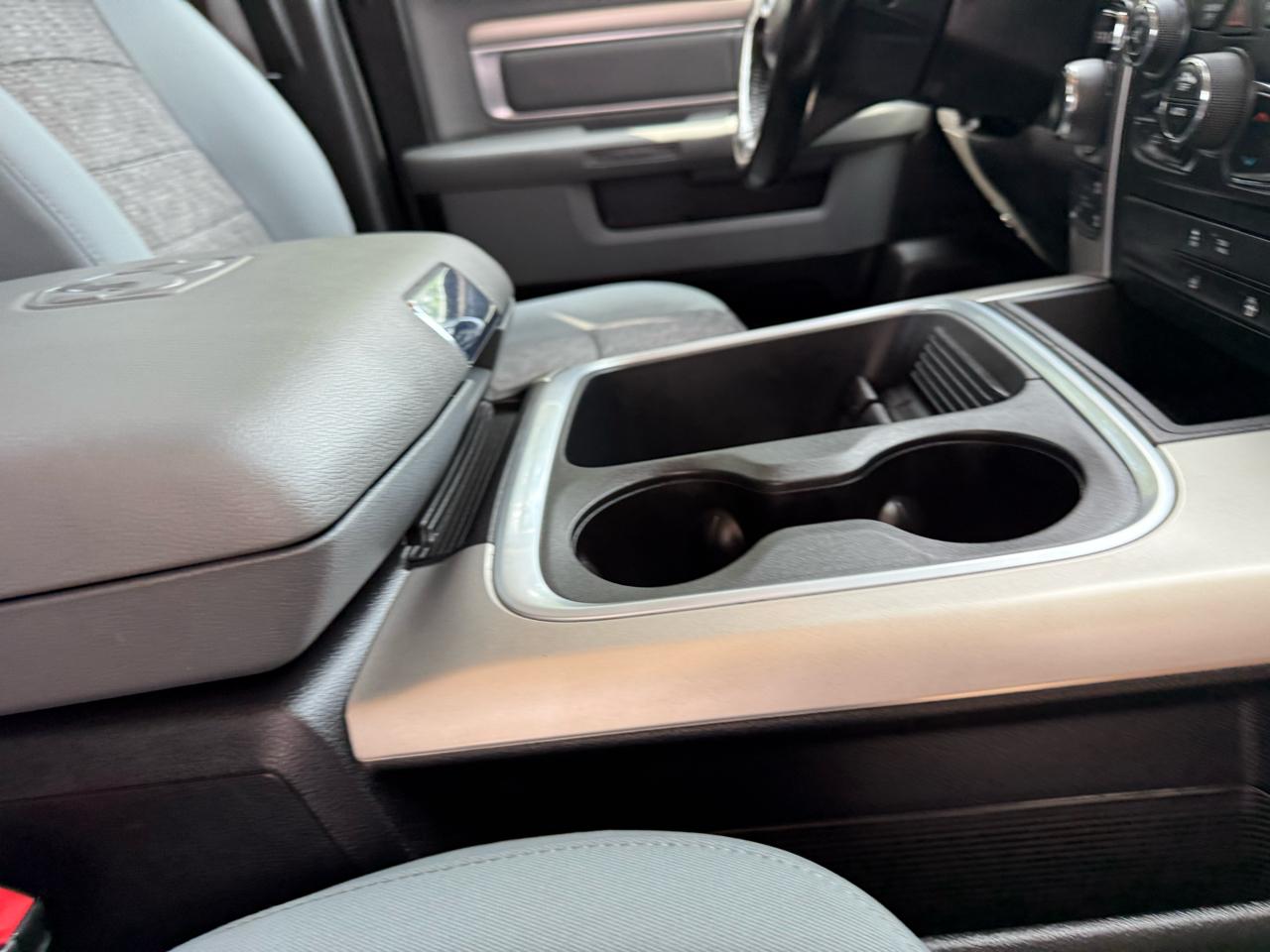 RAM 1500 Classic SLT 4x4 Crew Cab 5'7" Box 2019