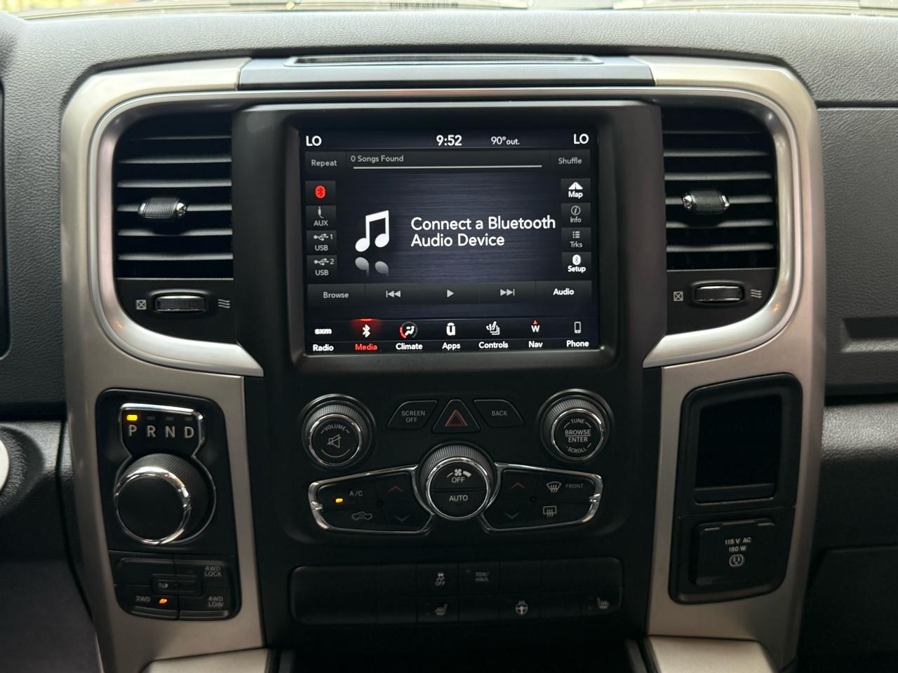 RAM 1500 Classic SLT 4x4 Crew Cab 5'7" Box 2019